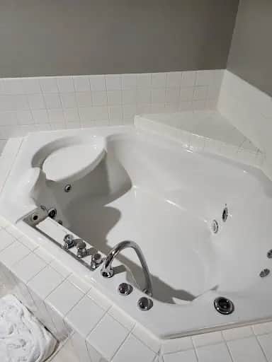 Baymont by Wyndham Baldwin hotel photo 1 in Baldwin, Wisconsin
