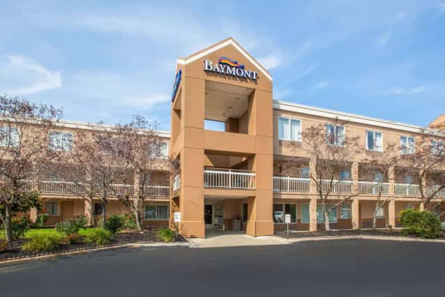 Baymont by Wyndham Canton — guest room