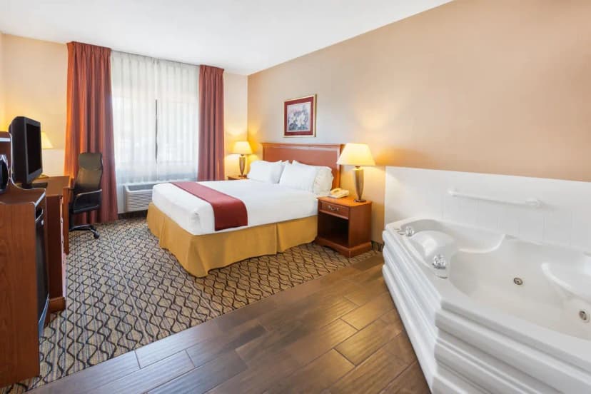 Hotels with jacuzzi in room in Chelsea
