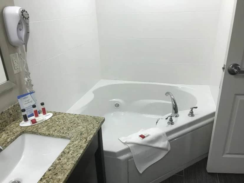 Baymont by Wyndham Clarksville hotel photo 1 in Clarksville, Tennessee