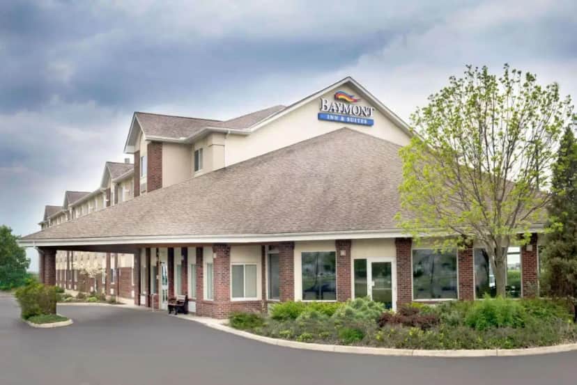 a front view of a brampton inn at Baymont by Wyndham Columbus/Rickenbacker in Lockbourne
