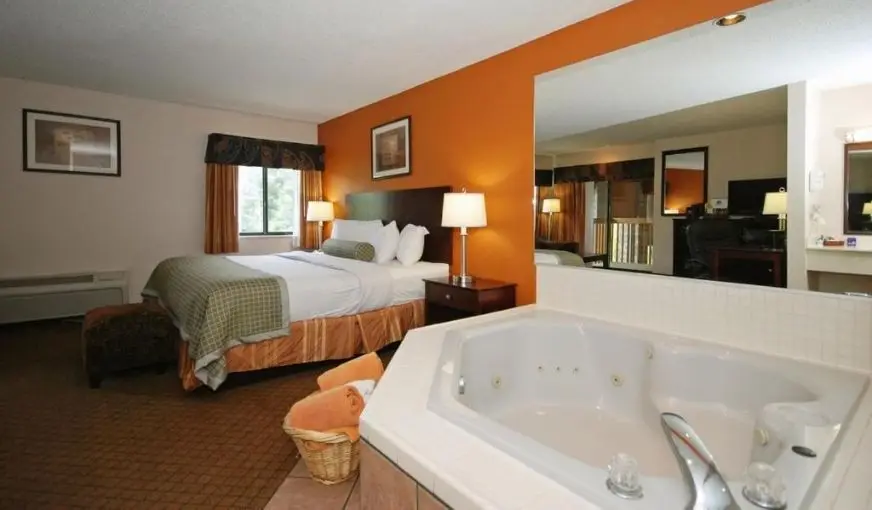Baymont by Wyndham Delaware hotel photo 1 in Delaware, Ohio