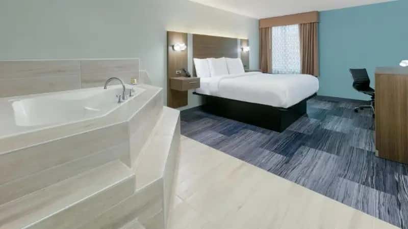 Baymont By Wyndham East Ridge/chattanooga hotel photo 1 in East Ridge, Tennessee