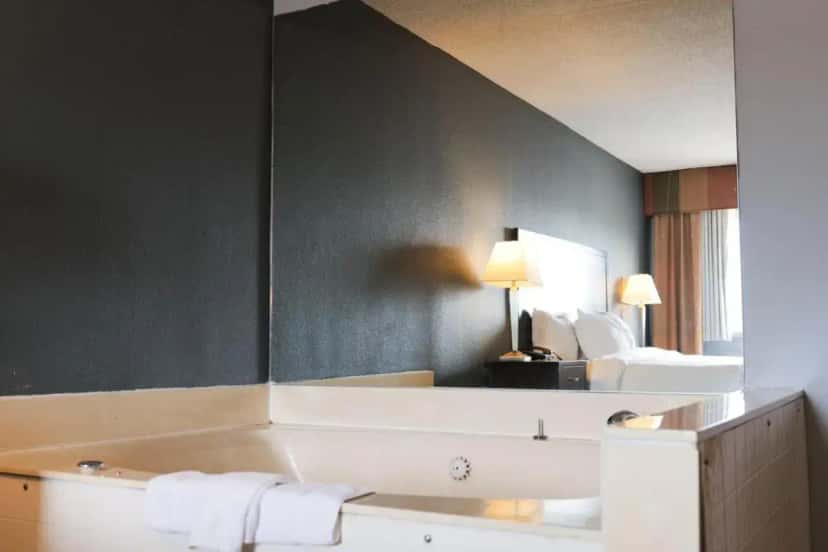 In-room jacuzzi tub at Baymont By Wyndham Flint Airport North in Flint, MI