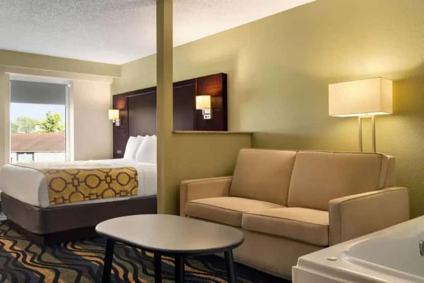 In-room jacuzzi tub at Baymont by Wyndham Georgetown in Georgetown, KY