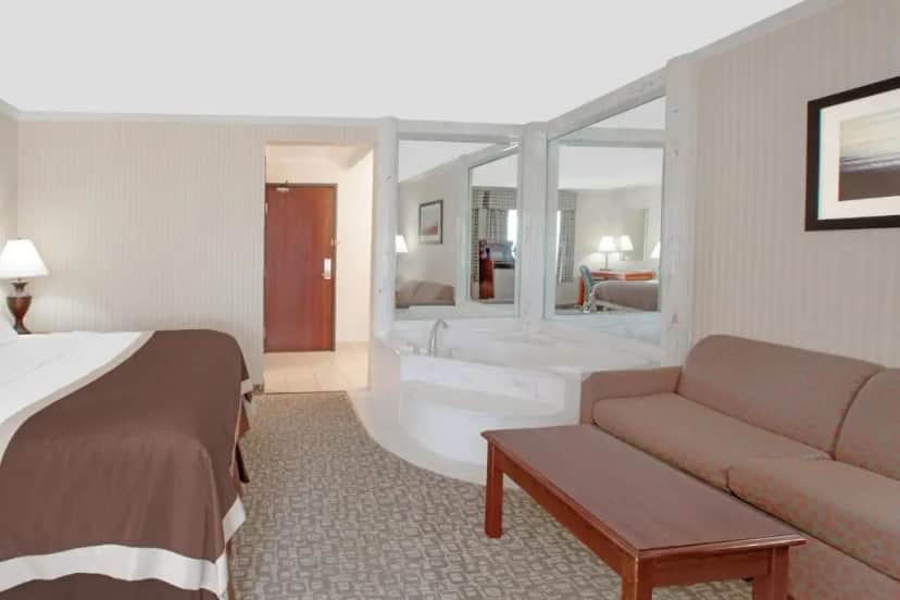 Private in-room jacuzzi in the King Suite with Jetted Tub - Non-Smoking at Baymont by Wyndham Jackson