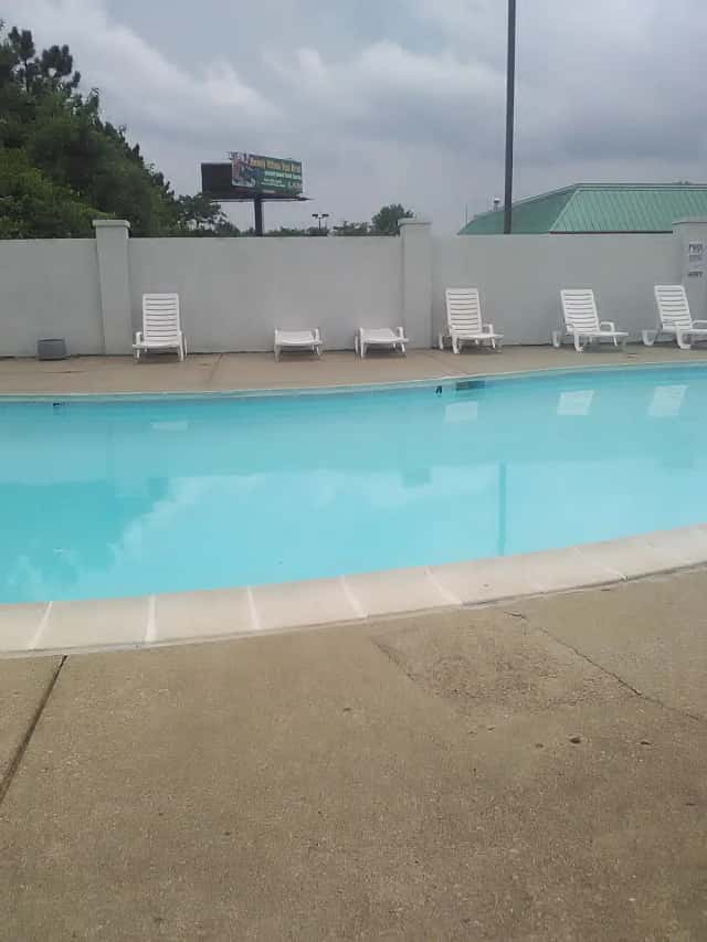 Baymont by Wyndham Louisville Airport South — guest room
