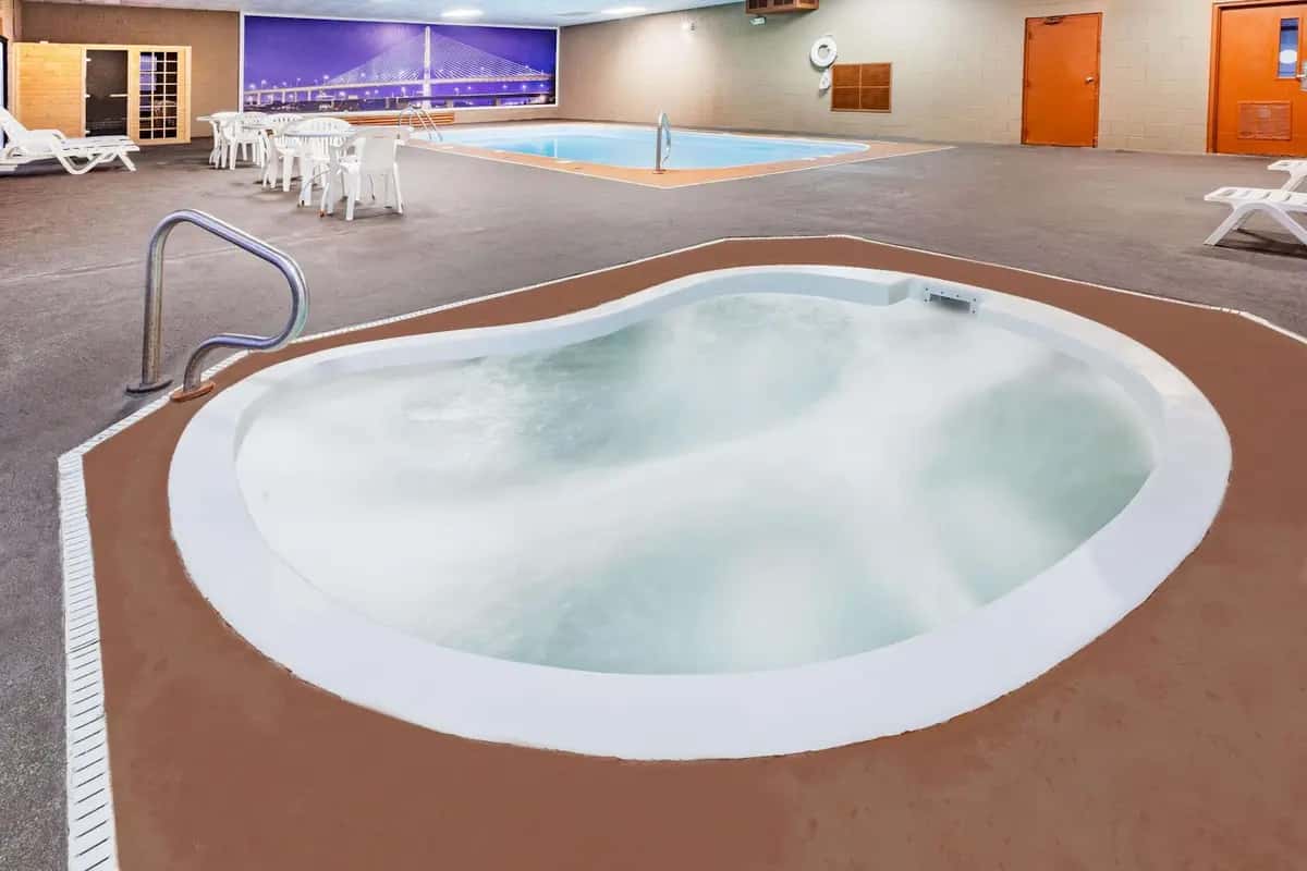 Shared indoor hot tub at Baymont By Wyndham Perrysburg