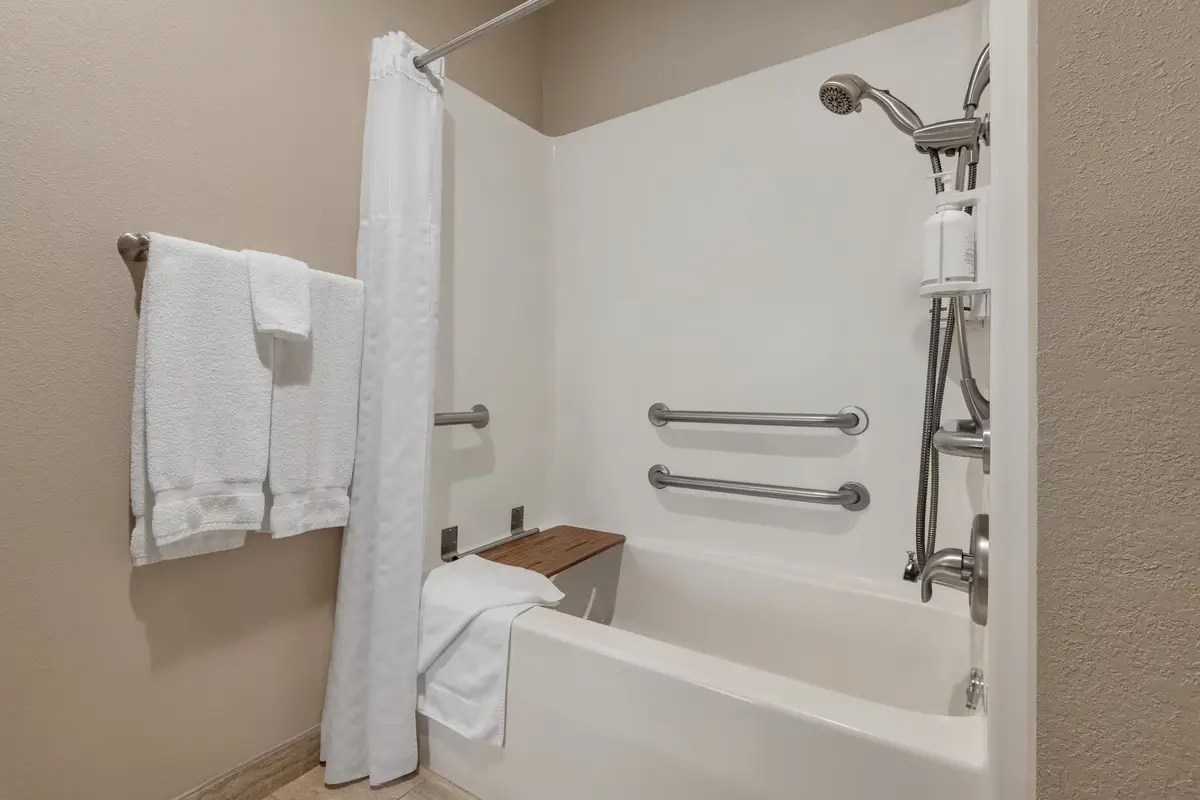 Hotels in Rockford with a jacuzzi in the room