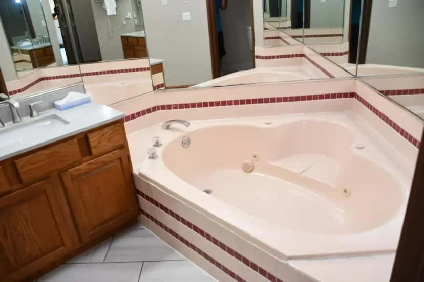 In-room hot tub at Baymont Inn And Suites by Wyndham Platteville in Platteville, WI