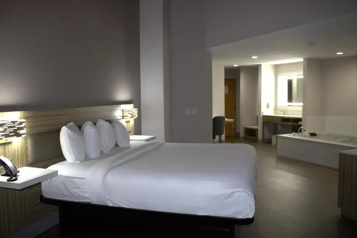 Hotels with jacuzzi in room in San Marcos