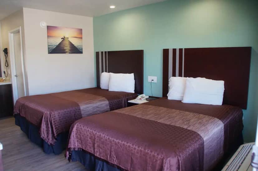 Beach Inn Motel — guest room