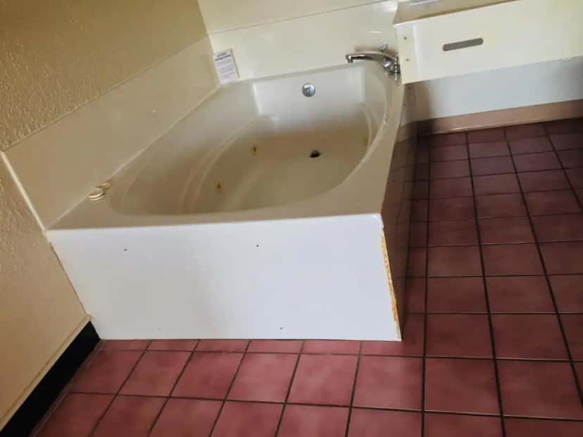 In-room hot tub at Bear Mount Inn & Suites in Pigeon Forge, TN