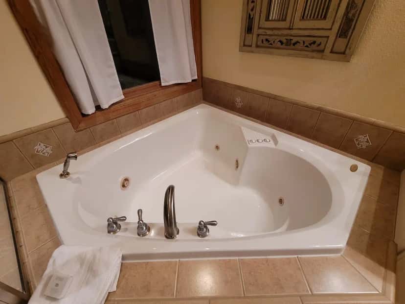 In-room hot tub at Bella Vista Bed & Breakfast Inc in Placerville, CA