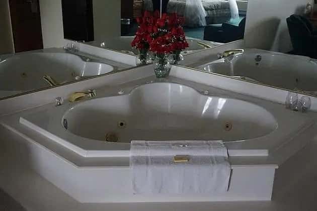 Bellevue Hotel & Suites — suite
