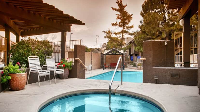 Shared outdoor hot tub at Best Western Airport Albuquerque Inn Suites Hotel & Suites
