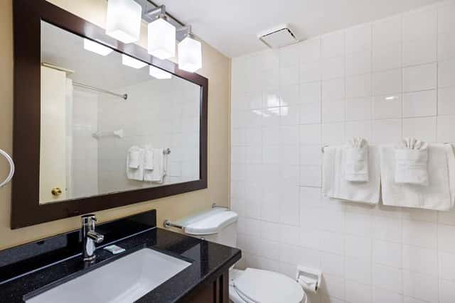 Best Western Atlantic City Beach Block — guest room