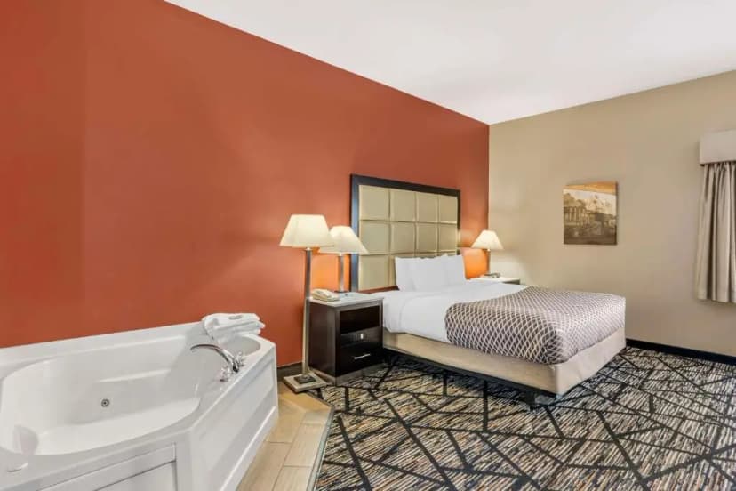 Hotels with jacuzzi in room in Carlisle