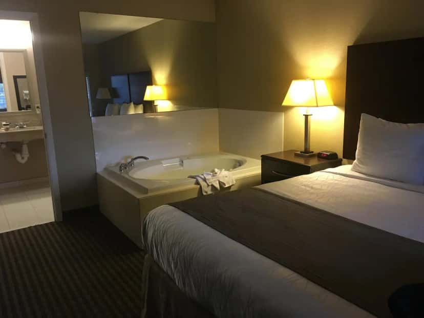 In-room hot tub at Best Western Cedar Inn in Cedar Park, TX