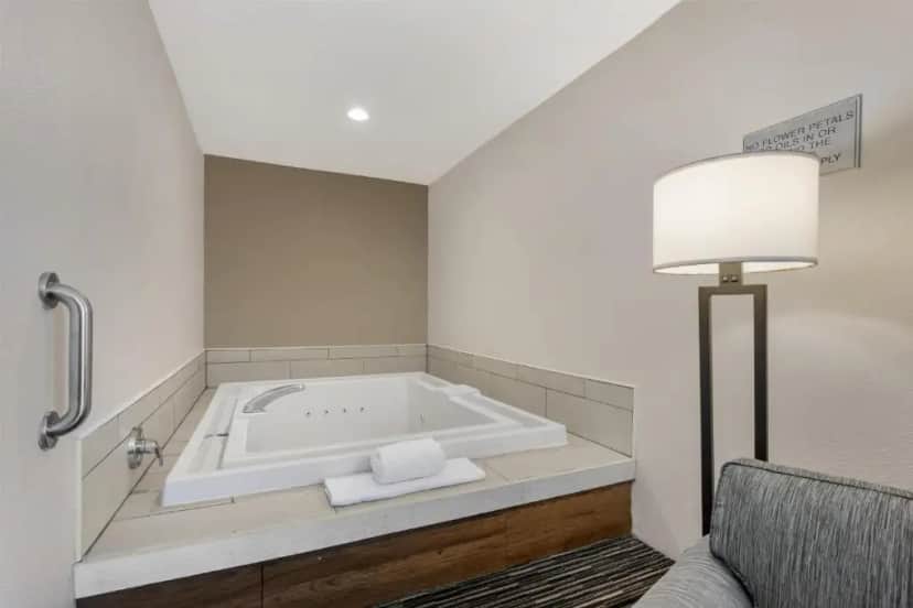 Private in-room jacuzzi in the King Room with Spa Bath - Non Smoking at Best Western Columbus Airport