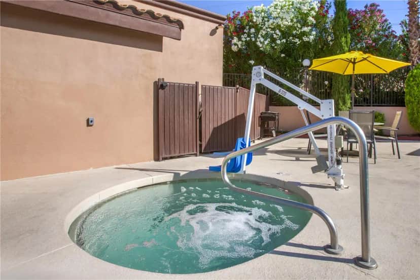 Best Western Copper Hills Inn shared outdoor hot tub
