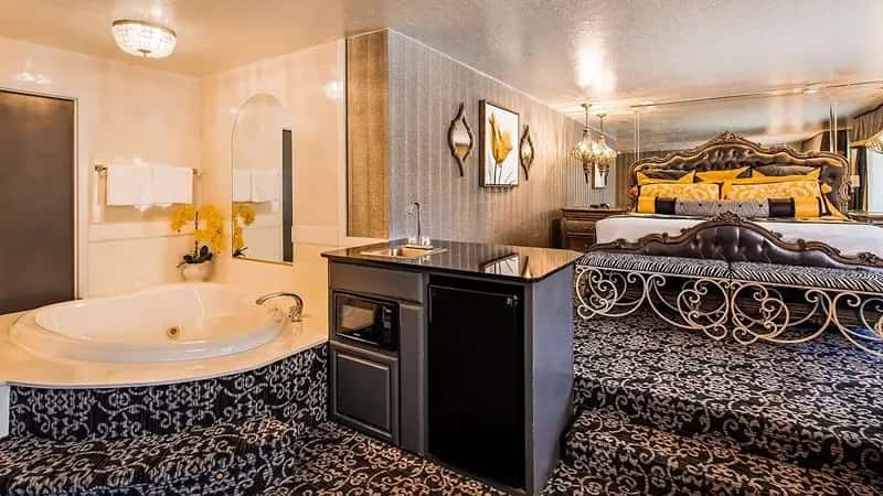 In-room hot tub at Best Western Coral Hills in Saint George, UT