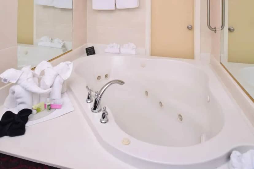 Private in-room jacuzzi tub in the King Suite with Spa Bath at Best Western Coral Hills