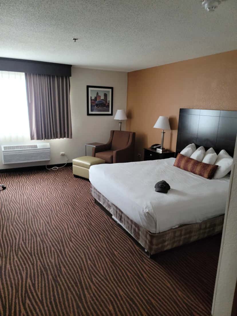 In-room hot tub at Best Western Des Plaines/o’hare in Des Plaines, IL