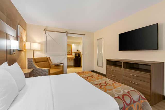 Best Western Desert Inn — guest room