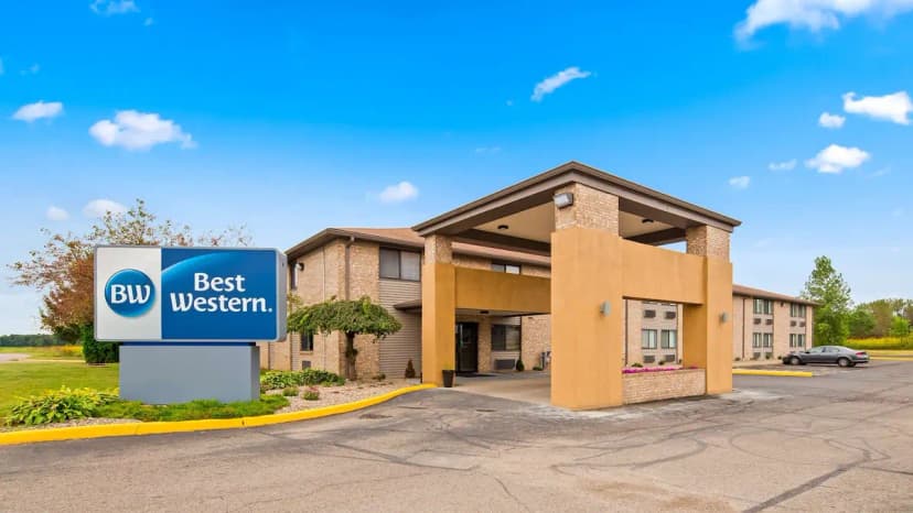 Hotels with jacuzzi in room in Mount Gilead