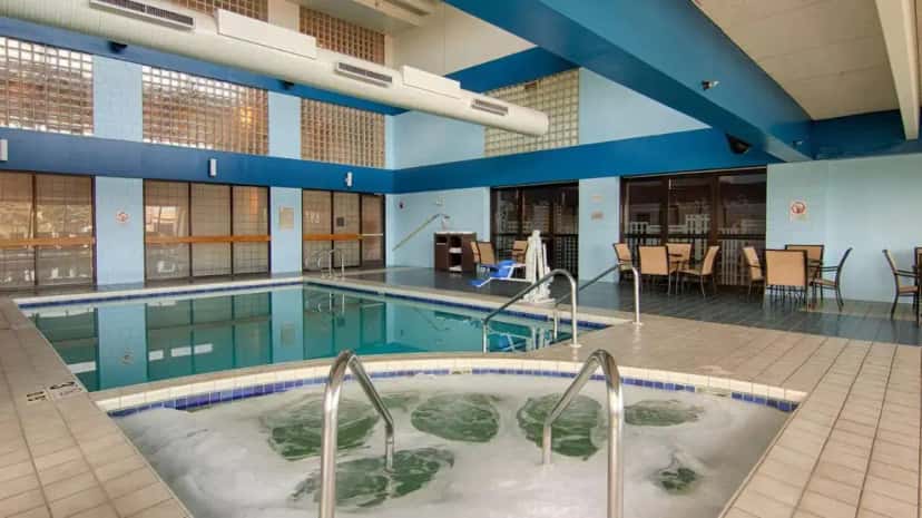 In-room hot tub at Best Western Executive Inn Kenosha/pleasant Prairie in Kenosha, WI