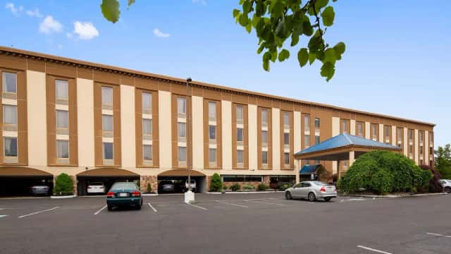 Best Western Fort Washington Inn — guest room