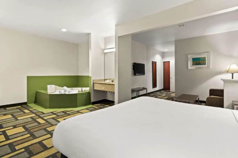 Private in-room jacuzzi tub in the King Suite with Spa Bath and Bath Tub - Disability/Non-Smoking at Best Western Galleria Inn & Suites