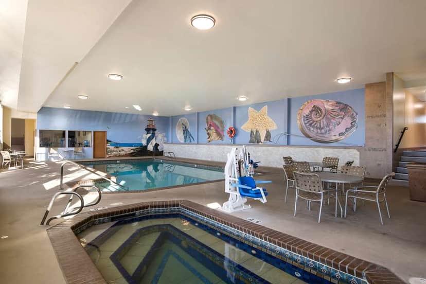 Shared indoor hot tub at Best Western Holiday Hotel