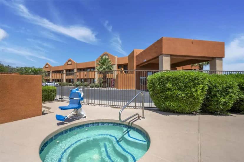 Shared outdoor hot tub at Best Western Inn Of Chandler