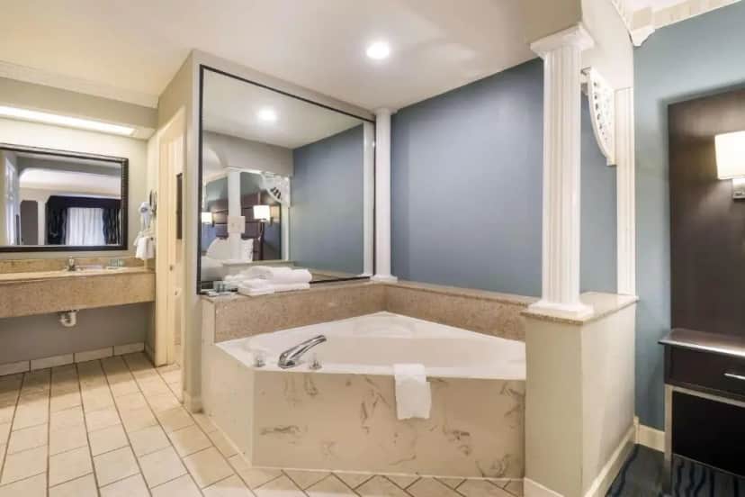 Private in-room jacuzzi tub in the King Suite with Spa Bath at Best Western Inn