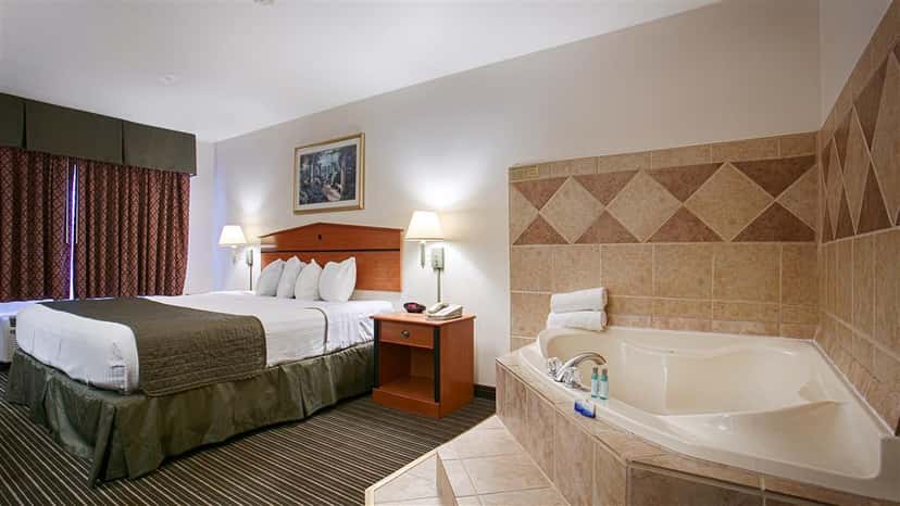 In-room jacuzzi tub at Best Western J. C. Inn in Junction City, KS