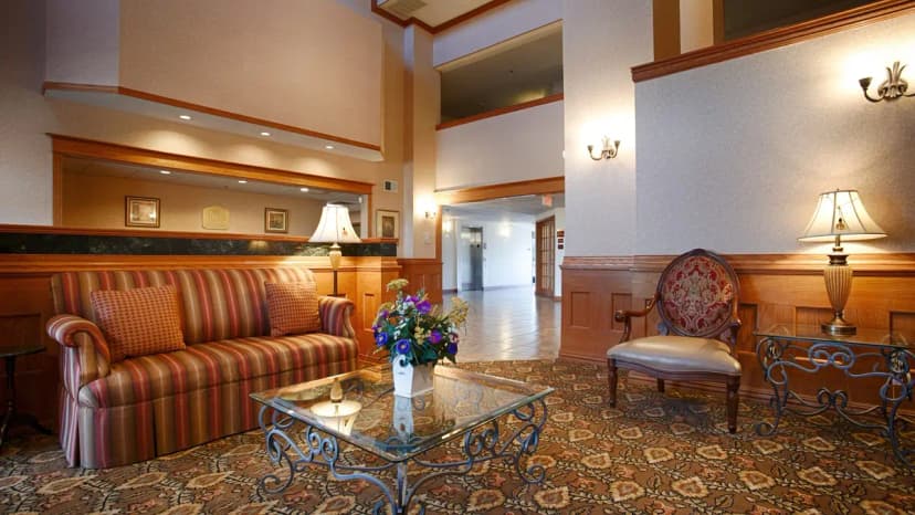 Hotels with jacuzzi in room in Locust Grove
