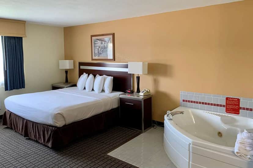 Private in-room jacuzzi at Best Western Maritime Inn