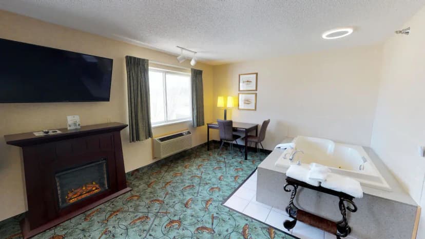 Hotels with jacuzzi in room in Montrose