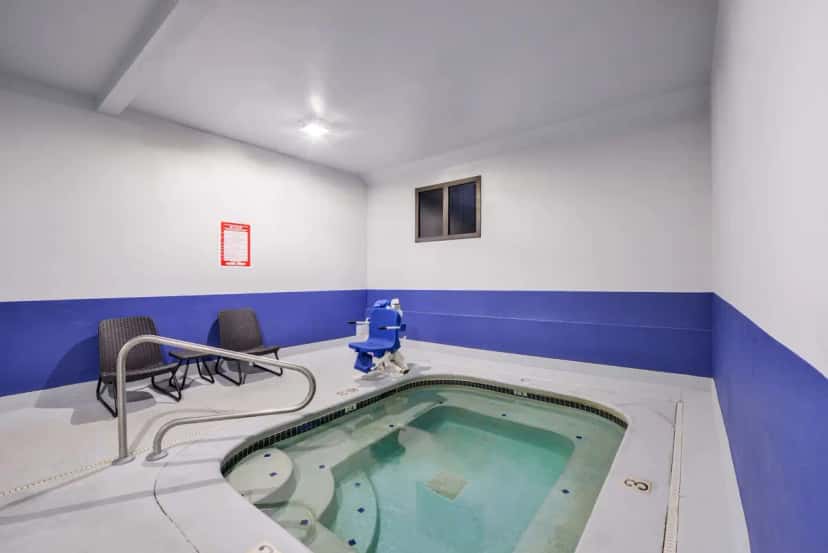 Shared indoor hot tub at Best Western Newberg Inn in Newberg, OR
