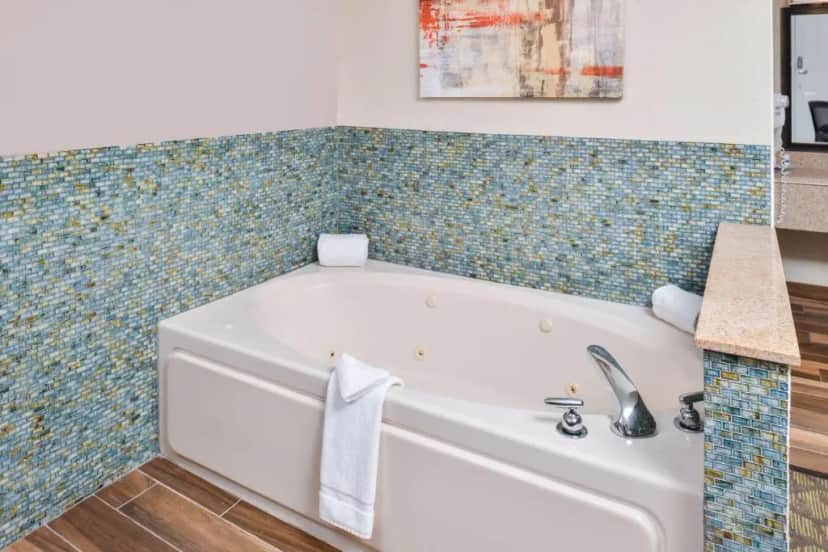 Private in-room jacuzzi tub in the King Room with Spa Bath - Non-Smoking at Best Western Of Hartland