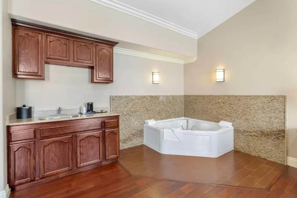 Private in-room jacuzzi in the King Suite with Spa Bath - Non-Smoking at Best Western Oxnard Inn