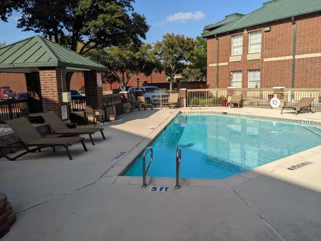 Best Western Plus Addison/dallas Hotel — guest room