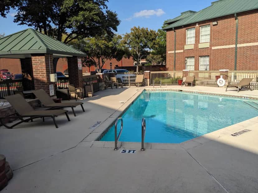 Best Western Plus Addison/dallas Hotel — pool