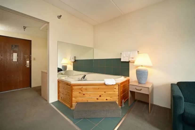 Private in-room jacuzzi tub in the Superior Suite, 1 King Bed, Jetted Tub at Best Western Plus Apple Valley Lodge Pigeon Forge