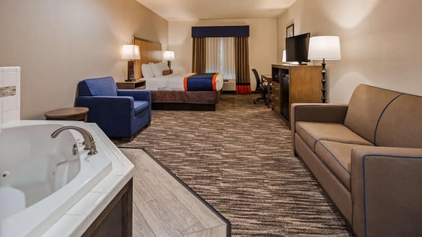 Hotels with jacuzzi in room in Ardmore