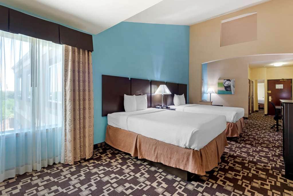 Best Western Plus Arlington North Hotel & Suites — guest room