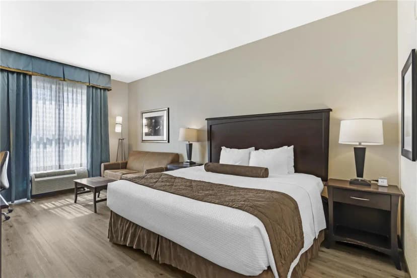 Hotels with jacuzzi in room in Leesburg