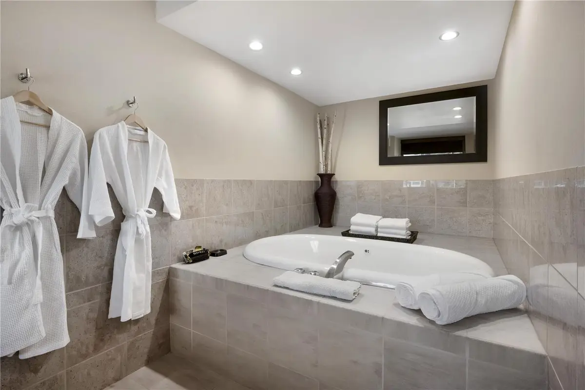 Deep soaking bathtub at Best Western Plus Coeur d'Alene Inn